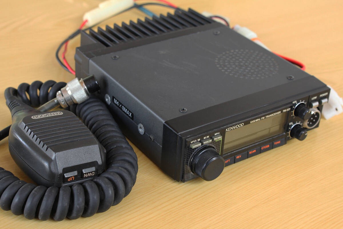 ケンウッド製　TM-521 1200Mhz 10 / 1 w　動作・中古無線機 KENWOOD TM521 1200MHz Mobile Transceiver 10W Ham Radio Tested