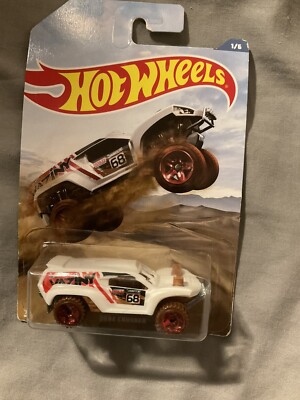 Hot Wheels Off Road Truck Dune Crusher Brandneu 