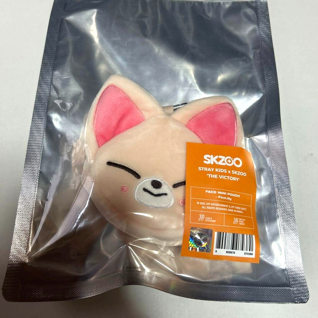Stray Kids X Skzoo The Victory Face Mini Pouch FoxI.Ny Pop Up