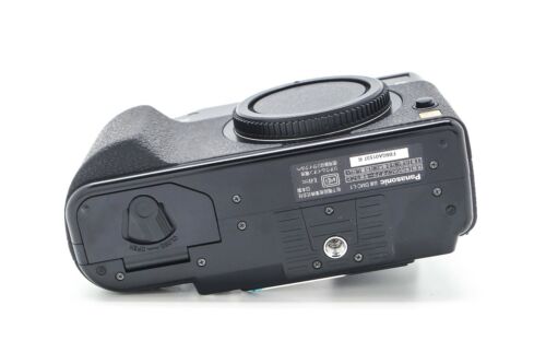 Panasonic LUMIX DMC-L1 7.5MP 4/3 Mount Digital Camera Body - Picture 11 of 21