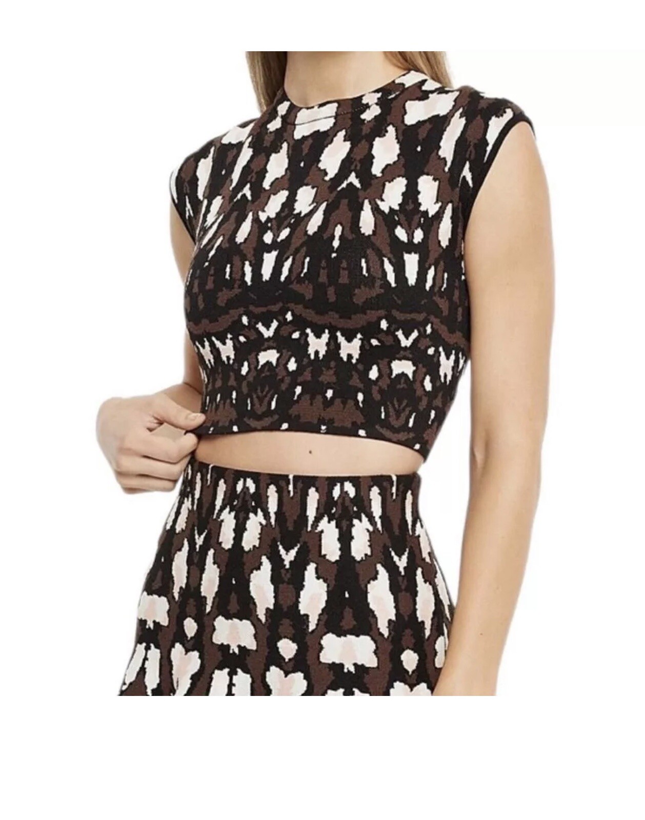 Express Brown & Balck Body Contour Abstract Print Cropped Sweater