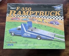 Moebius 1/25 1967 Ford F350 Ramp Truck Plastic Model Kit 2587