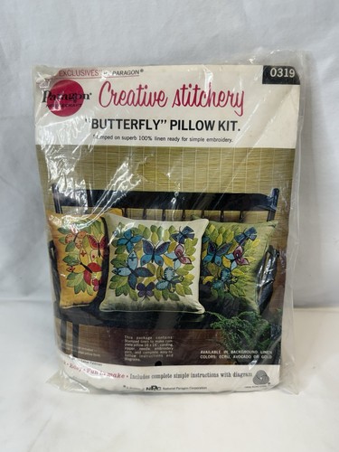 Kit De Broderie Crewel Paragon "Just A Little Closer" - 36x46cm, Motif Chaton Et Papillon, Complet