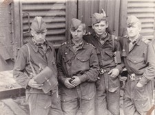 Original Snapshot Photo SOVIET RUSSIAN T-62 TANK CREW 1973 Armored Company 531