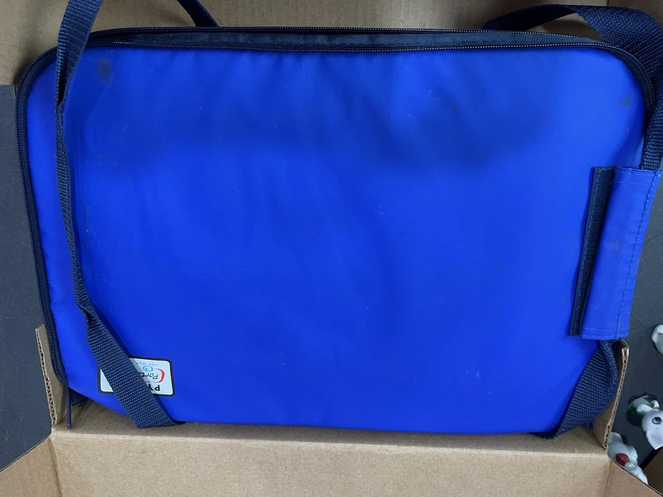 Pyrex PORTABLES 4 pc Casserole Dish With Lid Carrier Hot Pack BLUE 3 QT 13" x 9" - Image 3 of 4