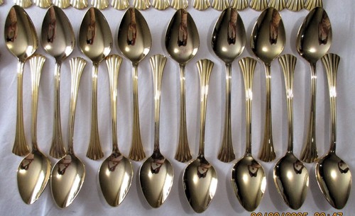 Roma Gold SPLENDIDE 91 Piece Set Service for 16 ++ Gold Ribbed Fan Tip Flatware - Picture 9 of 24