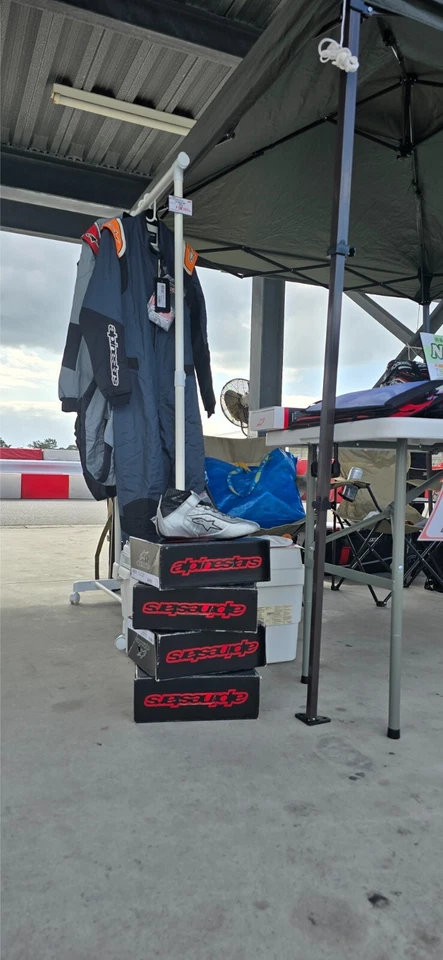 Zapatos de carreras Alpinestars Tech-1 Z V2 - plateados aprobados por la FIA talla 7,5 Foto 4 de 4