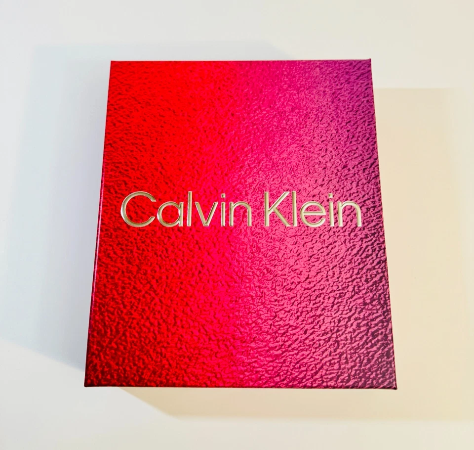 Caixa de férias Calvin Klein feminina 4 peças. Conjunto de presente fragrância para ela e frete grátis - Imagem 4 de 4