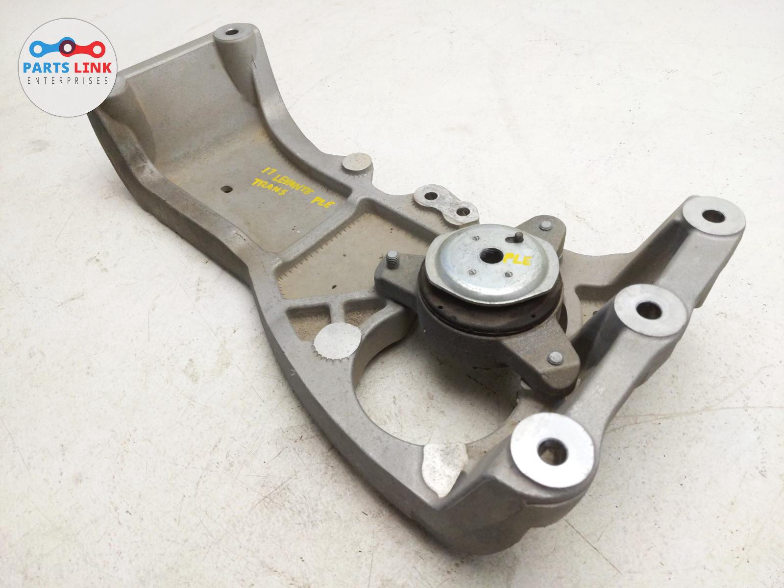 2017-20 MASERATI LEVANTE TRANSMISSION MOUNT CROSSMEMBER SUPPORT BRACKET M161