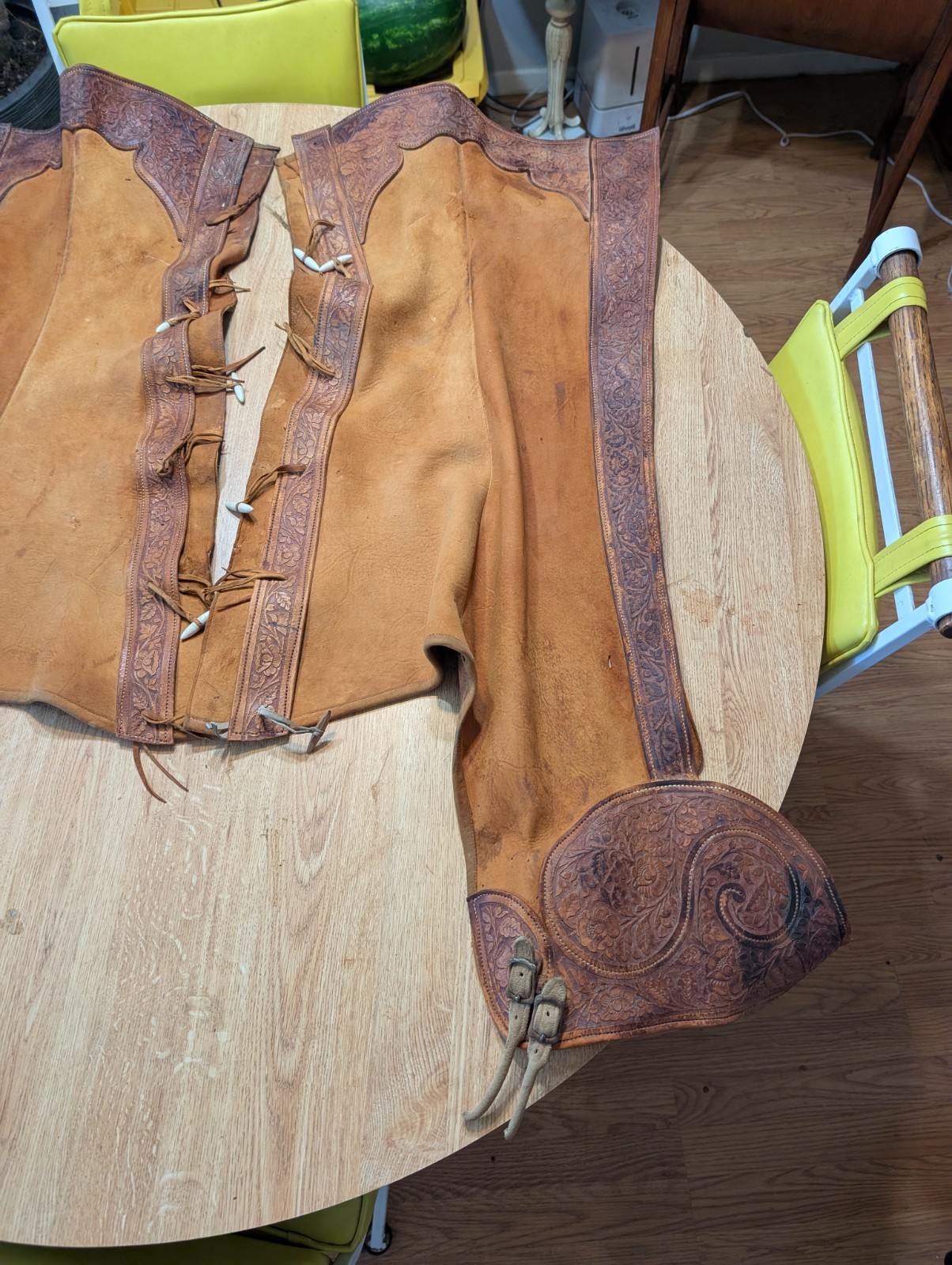 Vtg Leather Western Adult Tooled Leather Batwing Chaps 