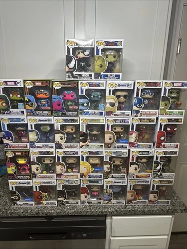 LOT OF 30 FUNKO POP! Marvel Super Hero Figures Spider Man Iron Man Hulk & More