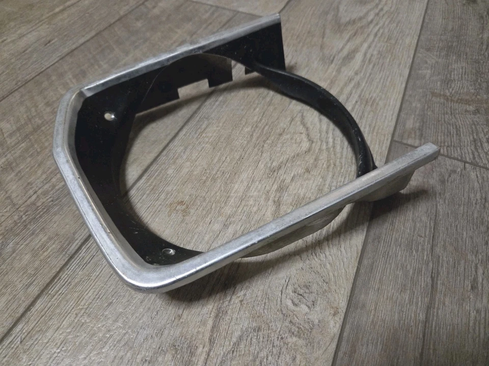 1970 1971 1972 Plymouth Scamp Duster Valiant izquierdo derecho faro bisel OEM Mopar Foto 2 de 3