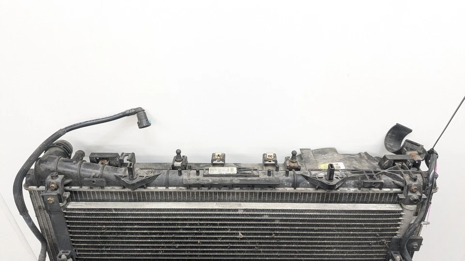 RANGE ROVER VOGUE L405 RADIATOR PACK & COOLING FAN 4.4 DIESEL 2014 - Image 4 of 4