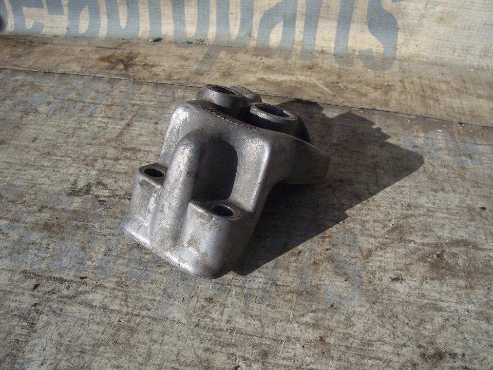 81-85 MERCEDES-BENZ 300CD/D/TD 原始设备制造商油过滤器适配器房 615 092 08 08 — 第 2/4 张图片