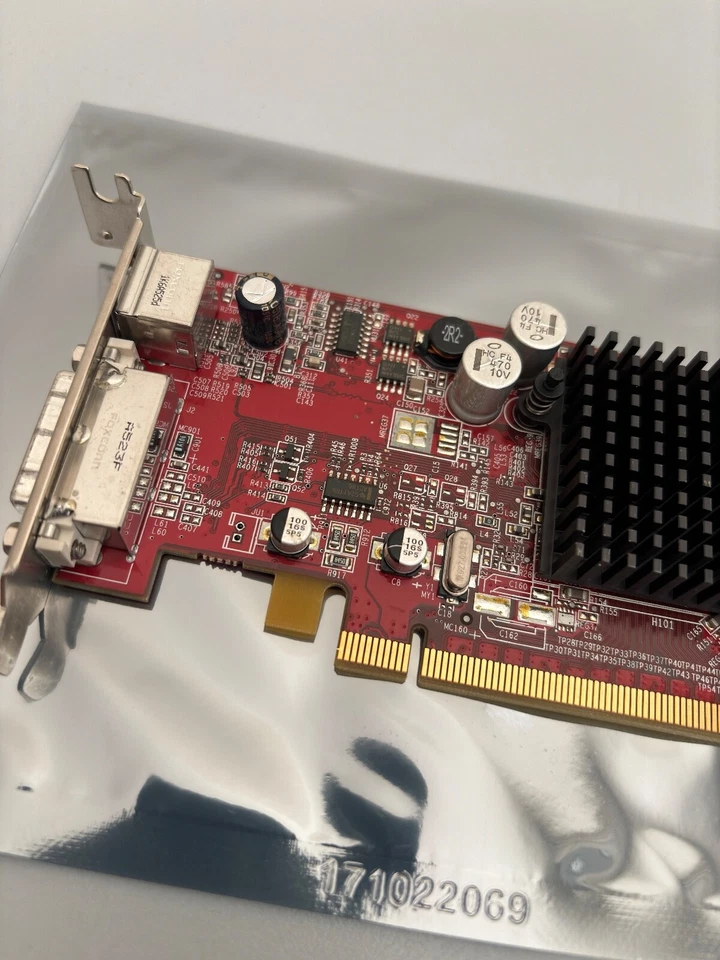 ATI Radeon X300 64MB  PCI-E Video DVI/ S-Video Low Profile Graphics Card - Image 3 of 4