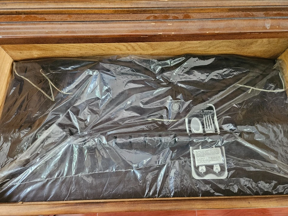 Gabinete de China antiguo White Furniture Company Breakfront Curio Foto 2 de 4