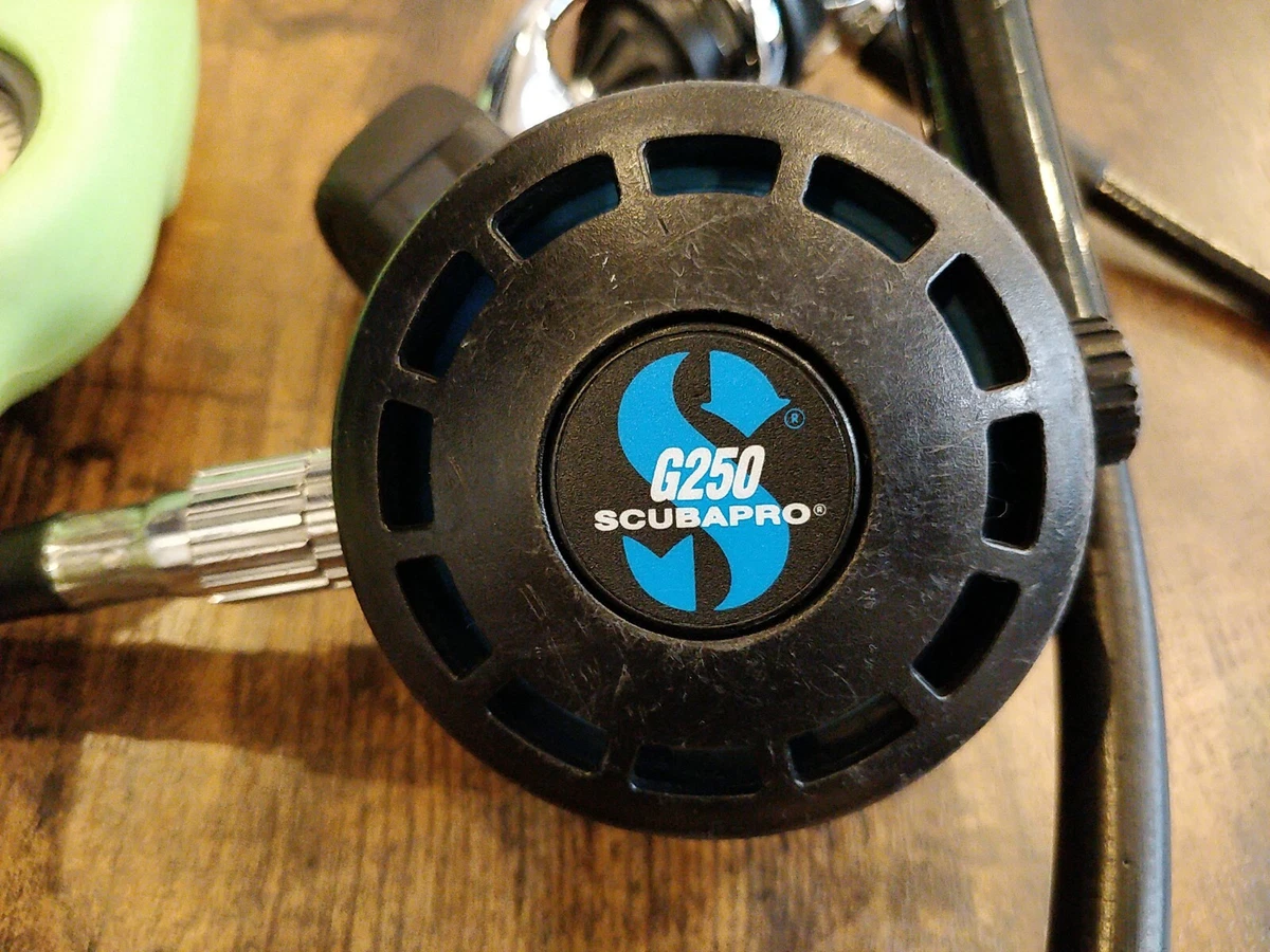 Scubapro regulator g250 and mk25 and Suunto gauge and computer just overhauled