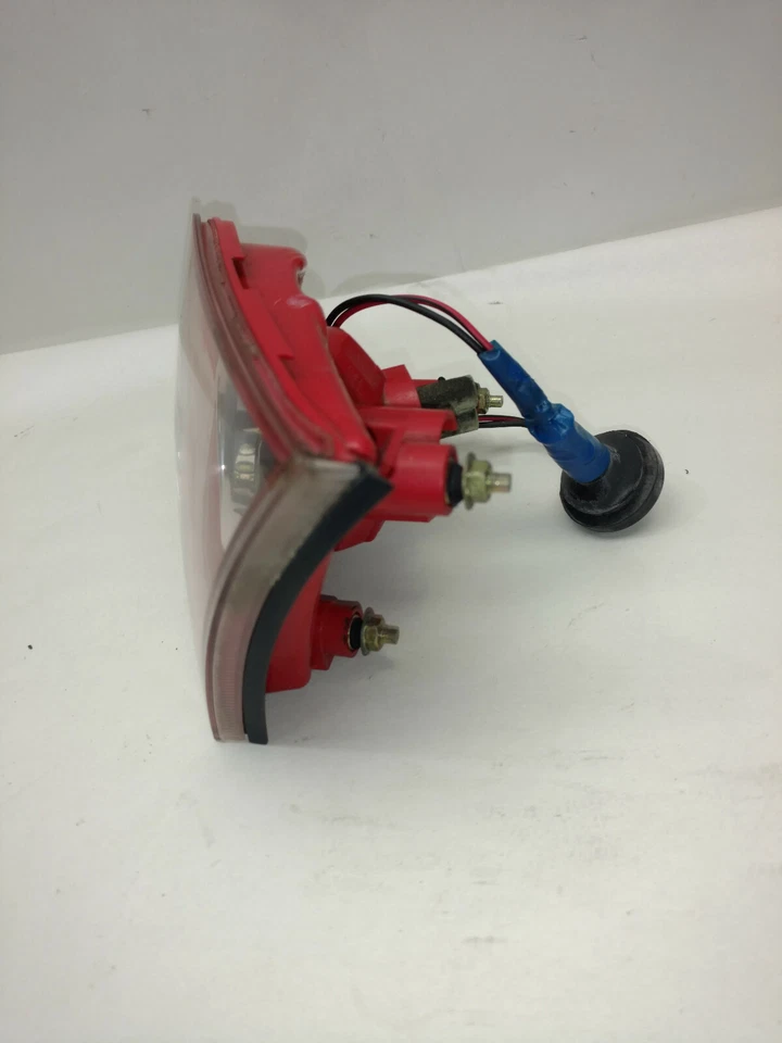 Luz trasera Infiniti FX35 FX45 2003-2008 lado derecho pasajero maletero interior Foto 4 de 4