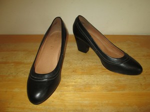 clarks wide fit black court shoes