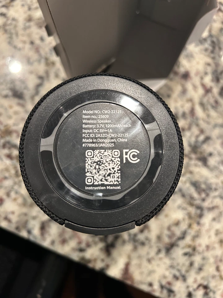 Altavoz inalámbrico Ultimate Ears Megaboom 3 - negro noche Foto 4 de 4