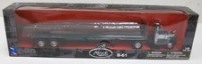 New Ray 16123 1:43 Diecast Mack B-61 Tractor Trailer