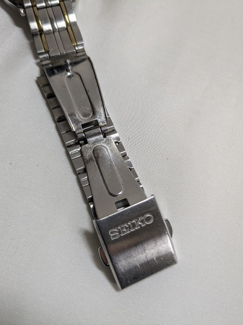 Seiko V182-0Ae0 Analog Solar Men Watch Men'S Vintage