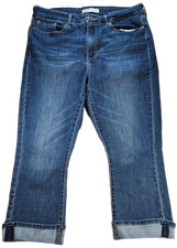 Signature Levi Strauss Women's Blue Denim Mid-Rise Capri Jeans 32W Cuffed