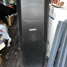 QSC AD-S282H HIGH PERFORMANCE SURFACE MOUNT LOUD SPEAKER BLACK, Used