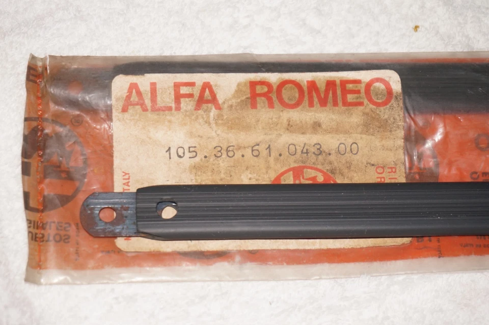 MANGO DE AGARRE ALFA ROMEO 105 GIULIA SPRINT GT VELOCE/GTA, NUEVO STOCK ANTIGUO Foto 2 de 2