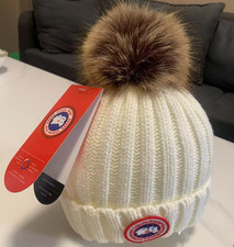 2026 CANADA GOOSE Couple Knitted Hat Fashion Winter Warmth Versatile Accessory