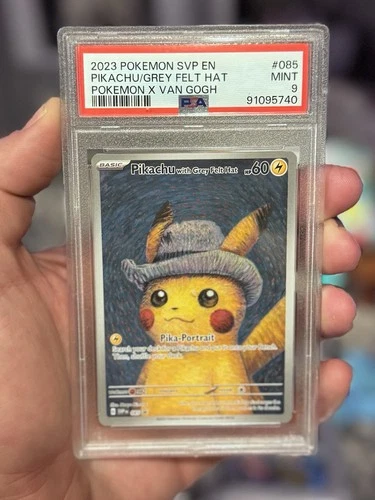 Pikachu Grey Felt Hat PSA 9 Van Gogh 2023 SVP en SV Promo Mint