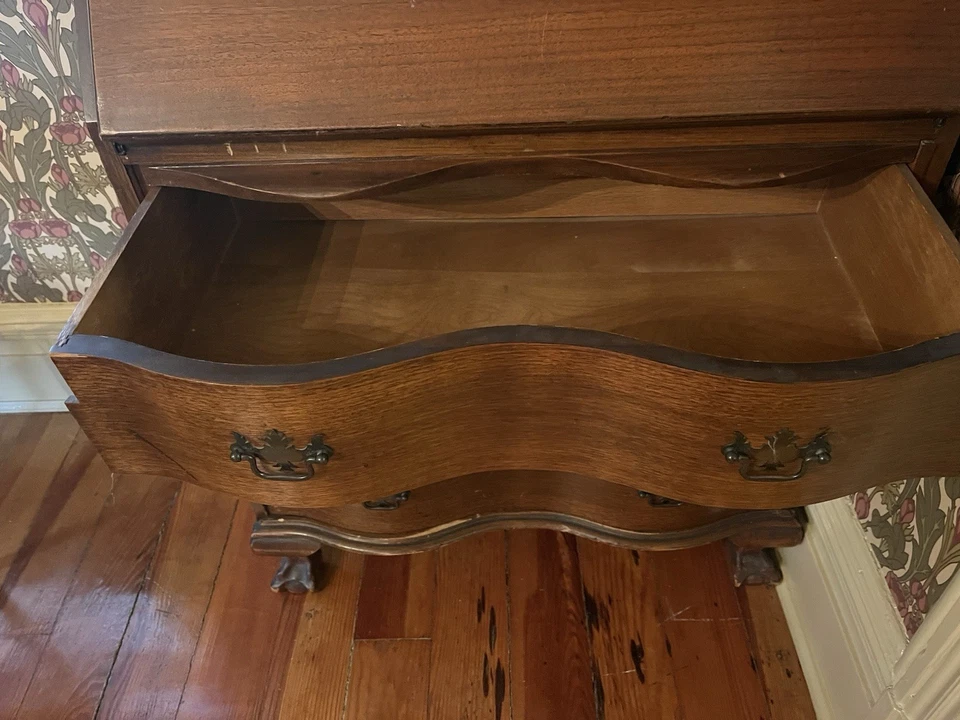 Secretária frontal inclinada de madeira antiga - Usado - RETIRADA OU ENTREGA EM MA - Imagem 3 de 4