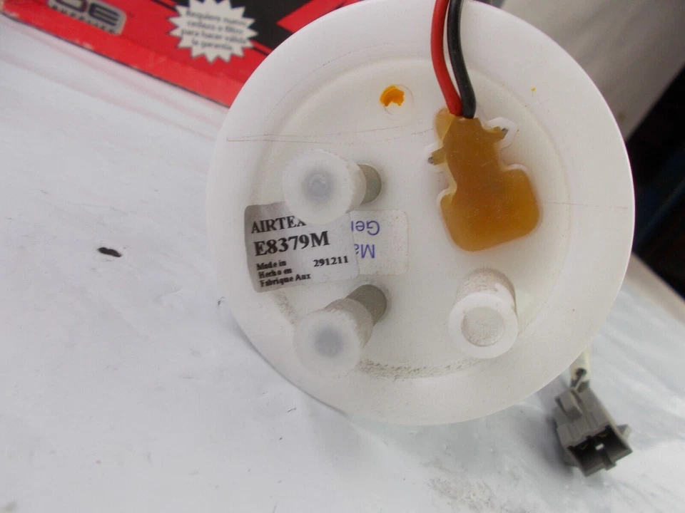 Conjunto de módulo de bomba de combustible - AWD Airtex E8379M se adapta; Volvo 850 C70 S70 V70 Foto 3 de 4