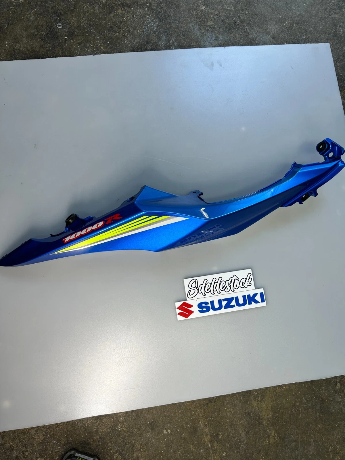 COVER, FRAME RH (BLUE)