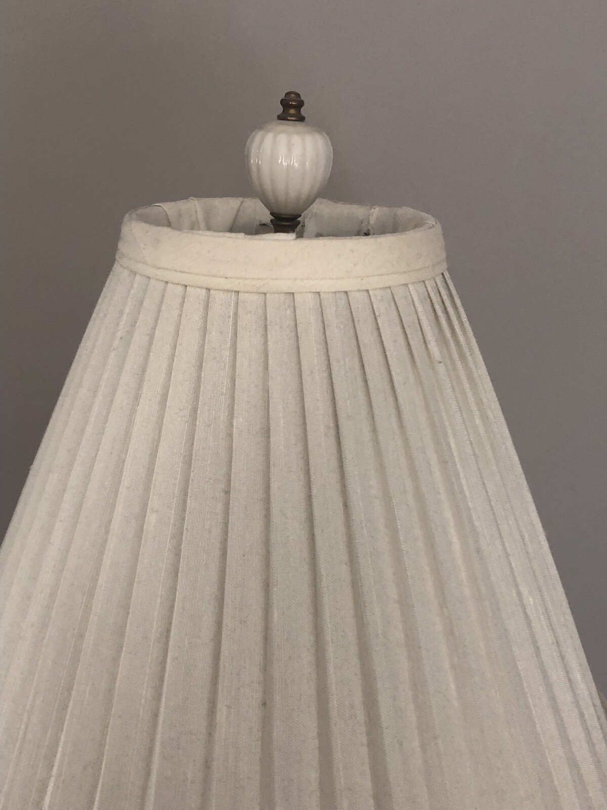 Lenox Ivory Porcelain 19” Chatsworth Lamp & Original Finial / Brass