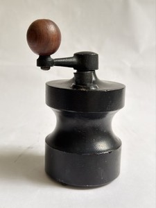 Vintage MCM Robert Welch Black Cast Iron Pepper Grinder Mill Modernist Design