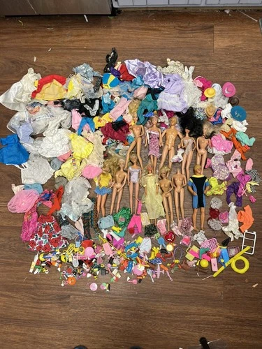 Huge Vintage Barbie Doll Lot Of Clothing And Accessories - Backpacks Shoes 400+