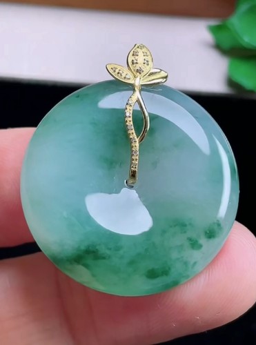 18K Yellow Gold Grade A Icy Green Jadeite Jade Donuts Pendant 0717