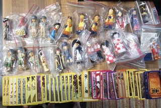 Mondotime Figurines Australia 2000. Lot X 26 plus 38 cards.