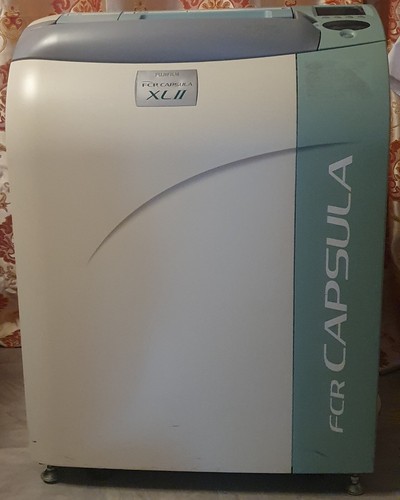 Fuji Capsula XL II CR Reader, 13 x Fuji Cassettes, computer & monitor - Photo 2/6