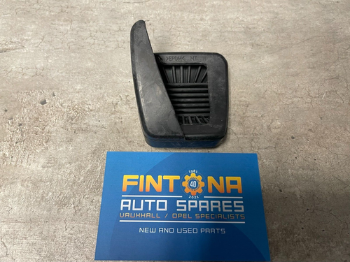 Original OEM Vauxhall Astra K Brake Pedal Rubber Pad 39009726 - Picture 2 of 3