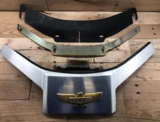 1985 honda goldwing Limited Edition 1200 windshield Rubber mount trim bracket