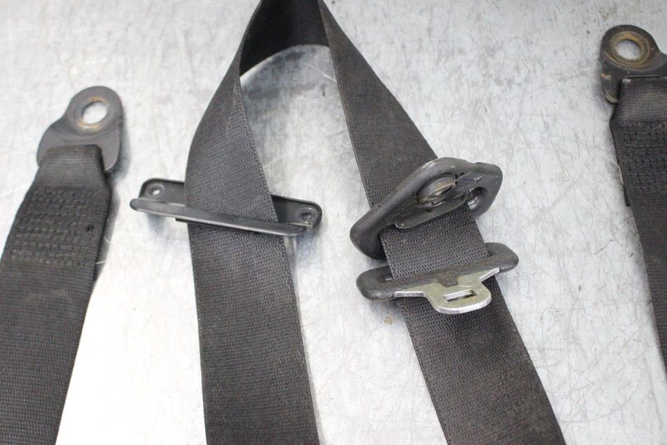 Juego de pares de cinturones de seguridad traseros izquierdo derecho OEM BMW E28 83-88 528E 533I 535I LM66 Foto 4 de 4