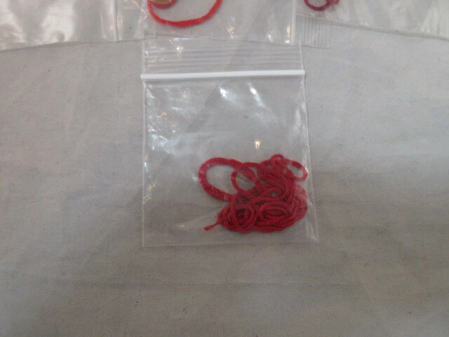 Au Ver A Soie Lot of 7 Reds 100% Stranded Silk Ind, Floss-A-Way Bags A116 - Image 4 of 4