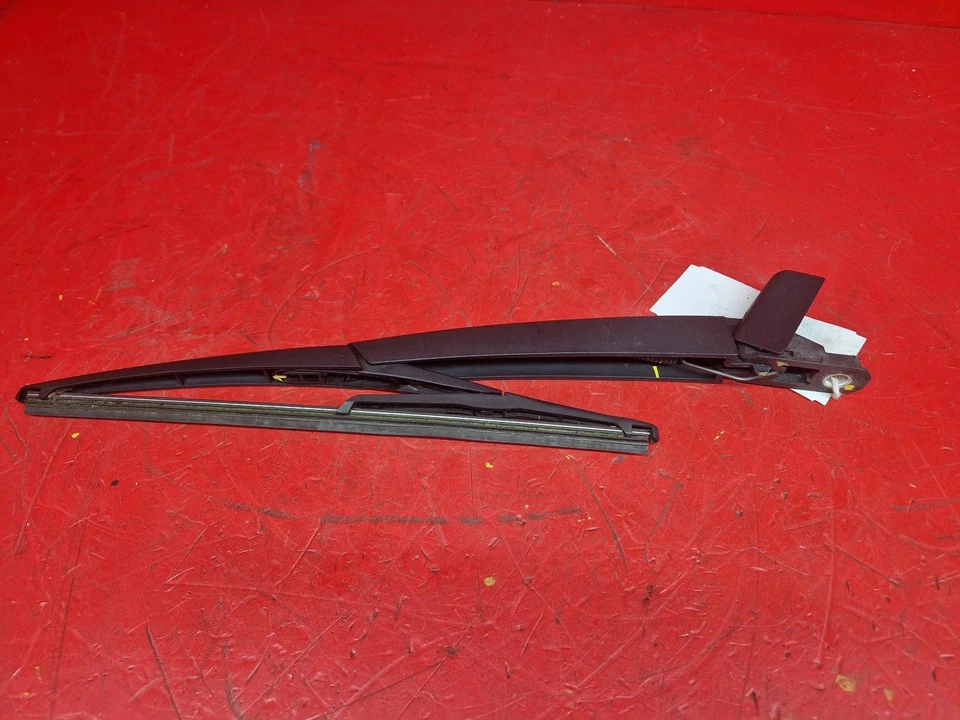 Brazo limpiaparabrisas trasero nissan juke f15 2019 5 puertas Foto 3 de 4