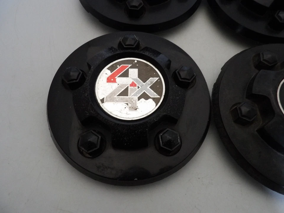 Set of OEM 1983 1984 1985 1986 1987 88-1994 Chevy S10 Blazer Black Center Caps - Image 4 of 4