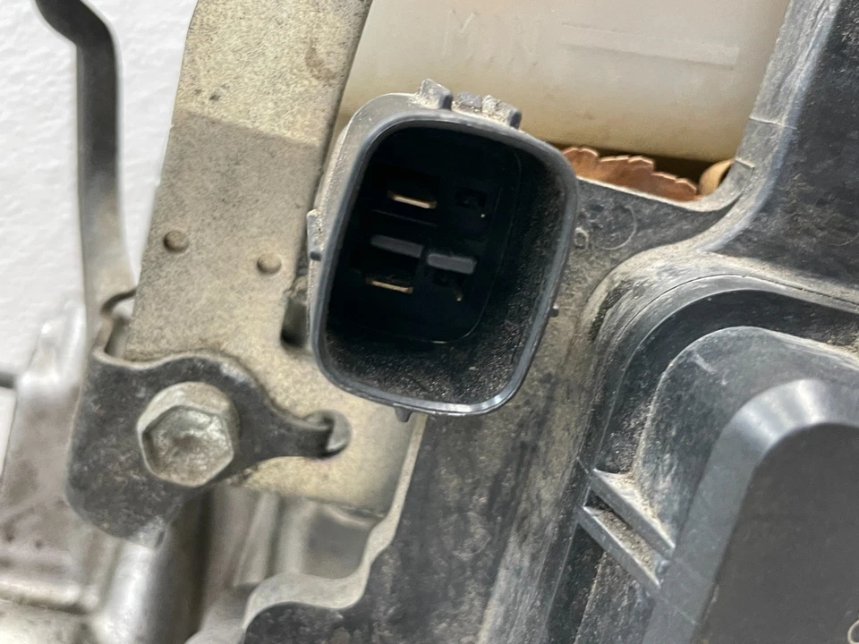 Lexus GX460 2010-2013 ABS Power Brake Booster Master Cylinder Depósito 1608 OEM Foto 3 de 4