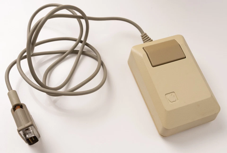 APPLE MOUSE Model M0100 for Macintosh 128K from 1984