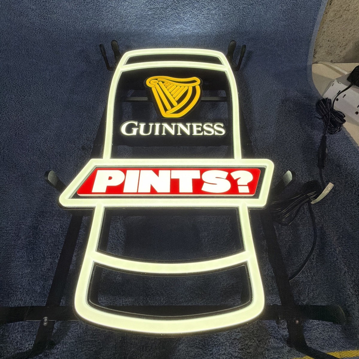 AMAZING GUINNESS PINTS? BEER LIGHT UP LED SIGN 19.5” X 11.5” GREAT