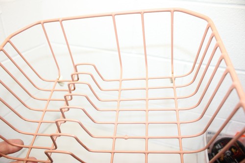 Verdadero estante de goteo de secado de platos de alambre de metal recubierto Rubbermaid de colección malva 12,5 x 14 - Imagen 2 de 15